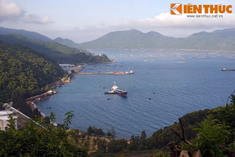 Nhằm khai thác lợi thế này, cảng Vũng Rô và khu kinh tế Nam Phú Yên đã được thành lập.