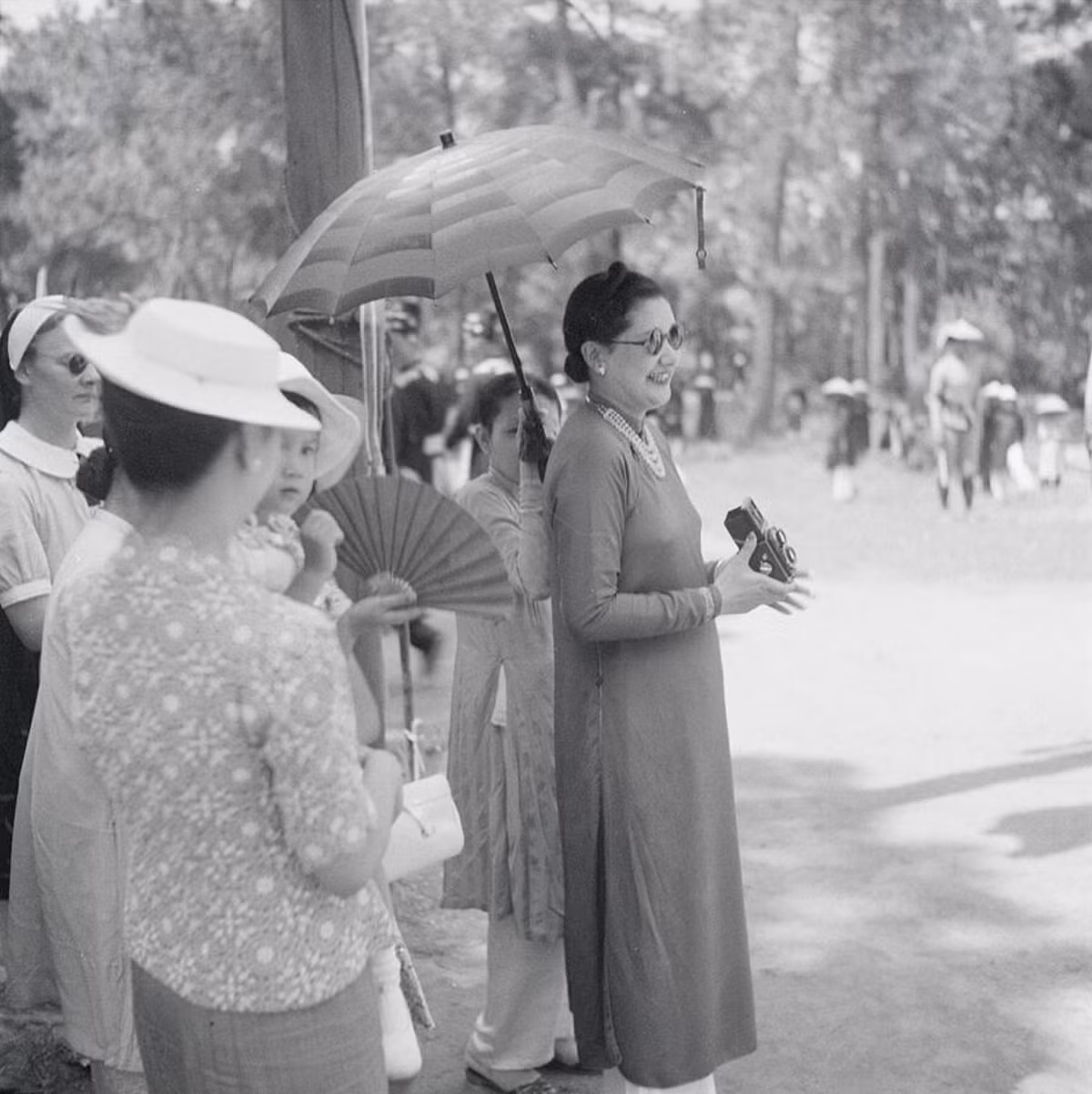 Vẻ mặt rạng rỡ của Nam Phương Hoàng hậu. Ảnh tư liệu.