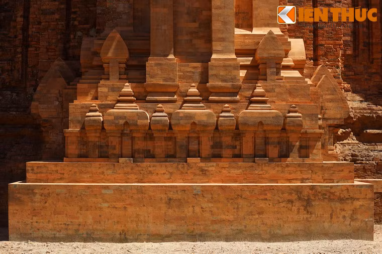 Trong những năm gần đây, một số phần bị đổ nát của tháp đã được tôn tạo, phục hồi.