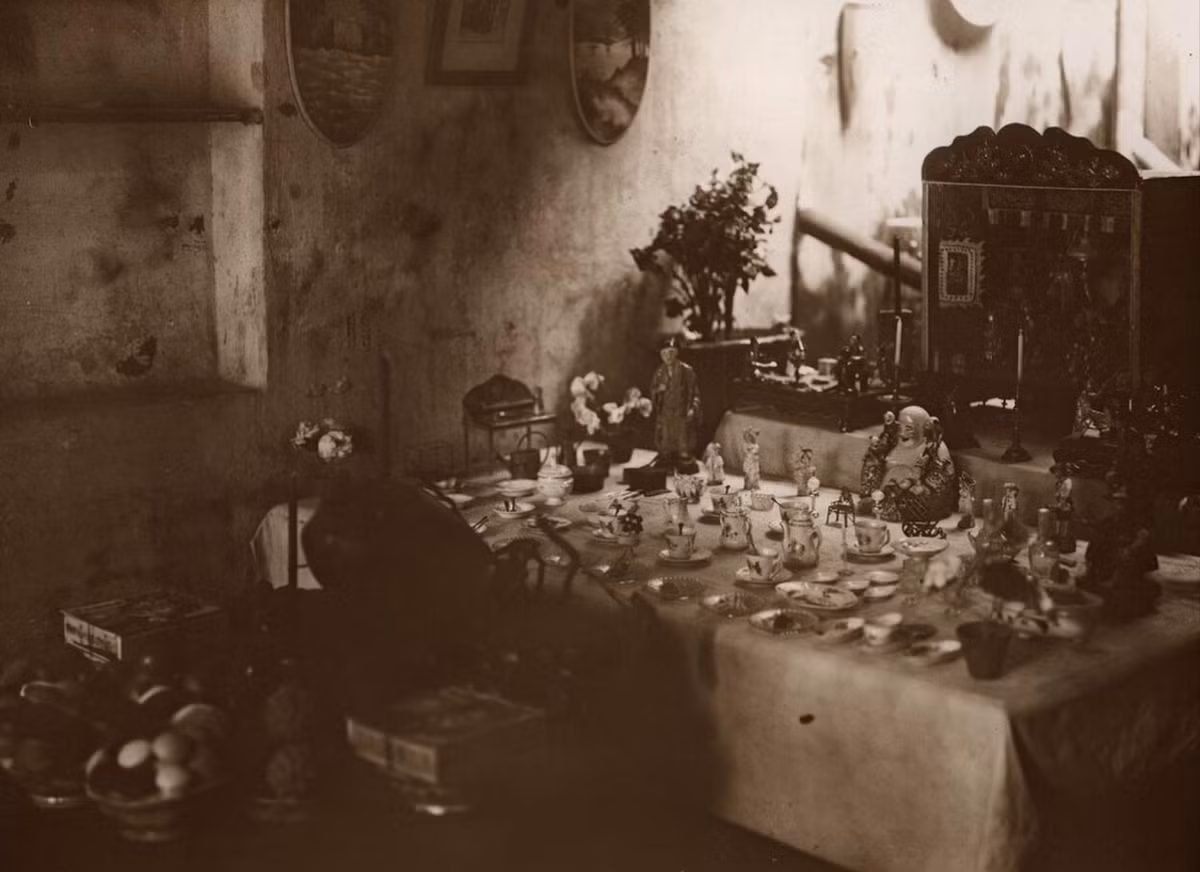 Bàn thờ ngày Tết trung thu trong một nhà giàu ở Hà Nội. Ảnh tư liệu.