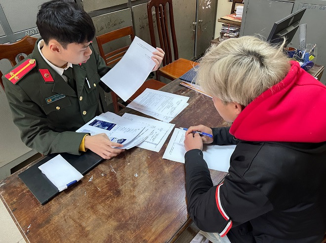 Hà Giang: Xúc phạm CSGT trên facebook, nam thiếu niên bị phạt 5 triệu Ha Giang: Xuc pham CSGT tren facebook, nam thieu nien bi phat 5 trieu