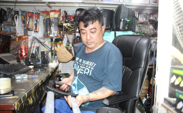 Tu tim huong di, ong chu tiem sua vali thu nhap 30 trieu/thang