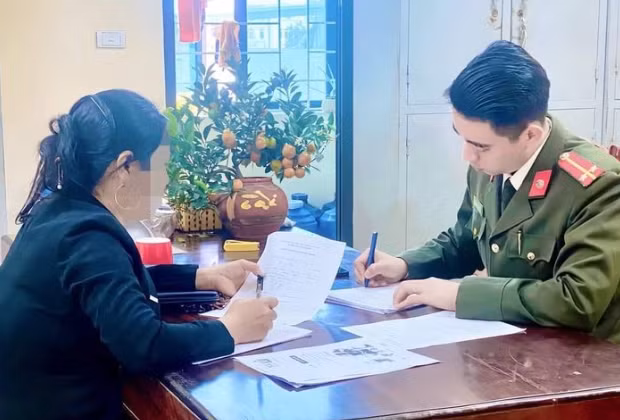 Thanh Hoa: Nguoi phu nu bi phat 7,5 trieu vi bao chot CSGT