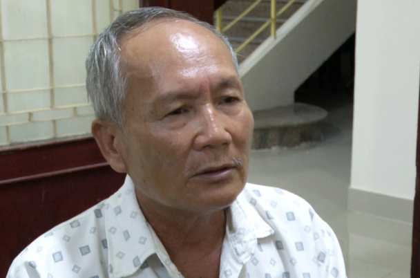 Với tội ác dã man, 2 đối tượng trong nhóm của Việt đã bị tòa kết án tử hình, một người lĩnh án chung thân. Một đối tượng bỏ trốn sau đó bị phát hiện đã chống trả quyết liệt buộc công an phải tiêu diệt. Riêng Phan Thanh Việt vẫn trốn biệt tích. Mọi nỗ lực truy bắt Phan Thanh Việt có lúc tưởng chừng rơi vào bế tắc. Thế nhưng, bằng quyết tâm, sự kiên trì và nhiều biện pháp nghiệp vụ của Công an tỉnh Quảng Ngãi, Phan Thanh Việt phải tra tay vào còng sau 43 năm gây án. 