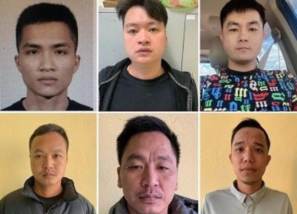  Côn đồ núp bóng doanh nghiệp đòi tiền bảo kê trong KCN: Tháng 7/2023, Công an huyện An Dương, TP Hải Phòng cho biết, đã triệt phá băng nhóm tội phạm gồm các đối tượng lưu manh, côn đồ, có nhiều tiền án, núp bóng doanh nghiệp, đòi tiền bảo kê, chiếm đoạt tài sản tại KCN Tràng Duệ. Băng nhóm này do Đồng Xuân Hùng (33 tuổi, trú tại P.Kênh Dương, Q.Lê Chân, Hải Phòng) là Phó giám đốc Công ty CP đầu tư thương mại, dịch vụ HLC cầm đầu. Bước đầu cơ quan chức năng xác định, Hùng chiếm đoạt 368 triệu đồng; các bị can khác từ 20 - 68 triệu đồng. 