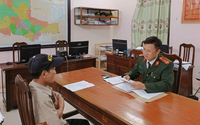 Xuc pham CSGT sau vi pham nong do con, nguoi dan ong nhan ket dang