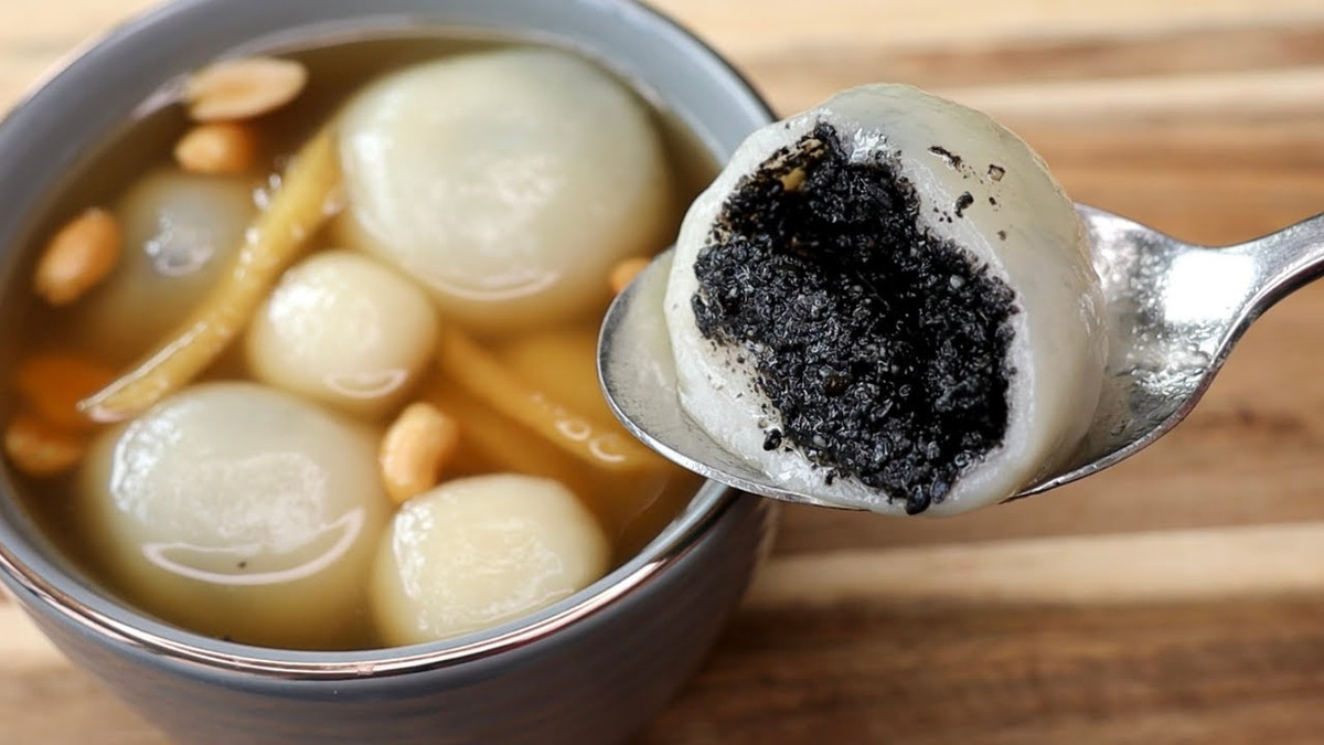 Sủi dìn: có cách phát âm và hình dạng tròn, gắn liền với sự đoàn tụ và ở bên nhau. Đó là lý do tại sao chúng được người Trung Quốc ưa chuộng trong các dịp mừng năm mới. Ảnh minh họa