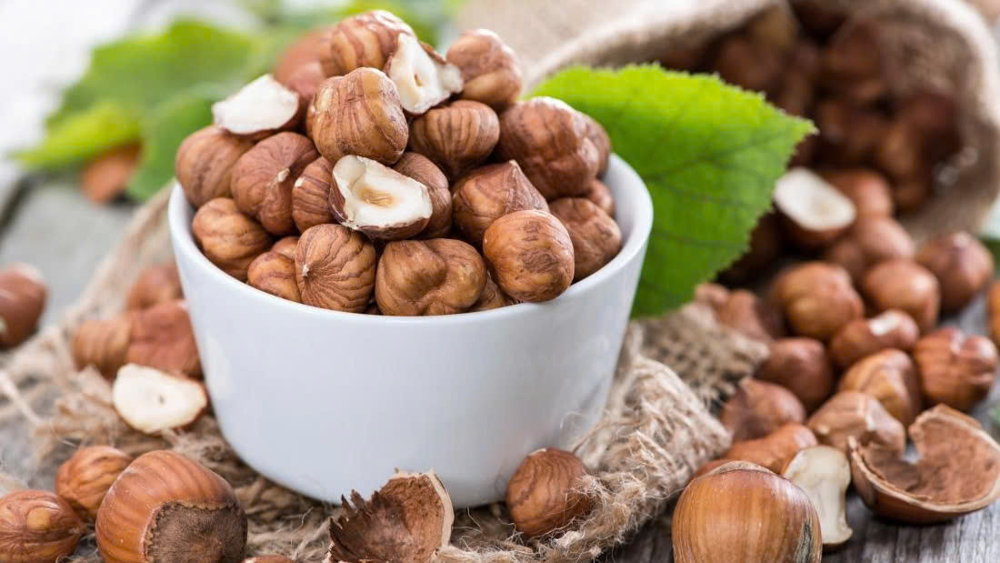  Hạt phỉ có tác dụng bảo vệ sức khỏe tim mạch nhờ giảm hàm lượng cholesterol có hại LDL. Hàm lượng lớn proanthocyanidin, hợp chất chỉ có trong thực vật, có tác dụng chống viêm. Ảnh minh họa