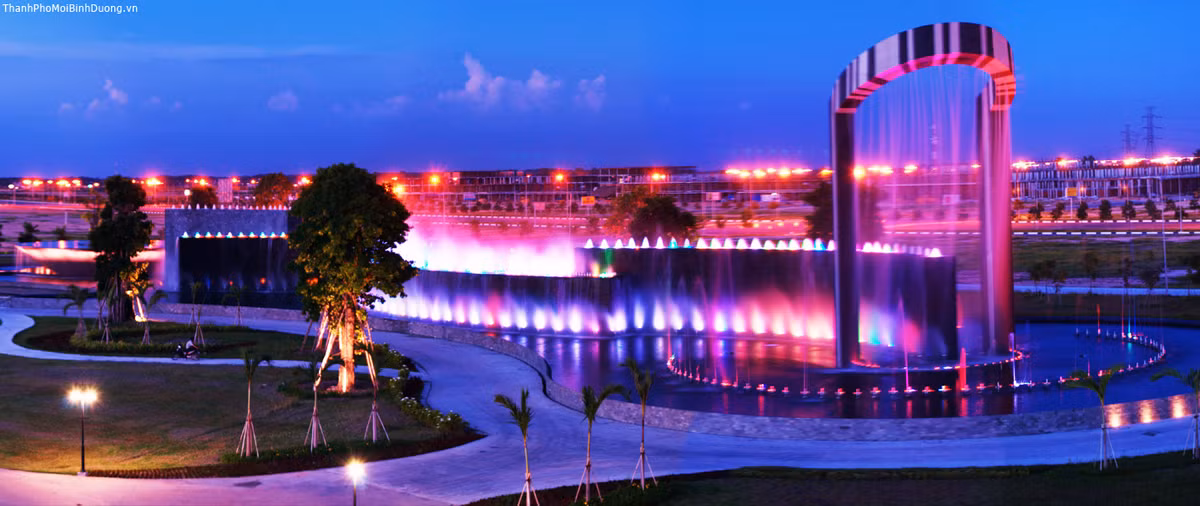  Công viên thành phố mới Bình Dương là địa điểm vui chơi tại Bình Dương thích hợp cho ngày nghỉ cuối tuần. Khu vực công viên được thiết kế theo mô hình xanh với đài phun nước, suối, hồ nhân tạo,... đặc biệt là khu vui chơi giải trí cho thiếu nhi. Ảnh MIA