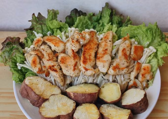  Thực đơn ngày 5 : Sáng: 1 củ khoai, 100g ức gà xào, 1 ly sữa tươi tách béo. Trưa: 2 củ khoai, 2 con tôm size vừa hấp. Tối: 1 đĩa rau luộc và 1 quả chuối chín, 1 hộp sữa chua. Ảnh minh họa