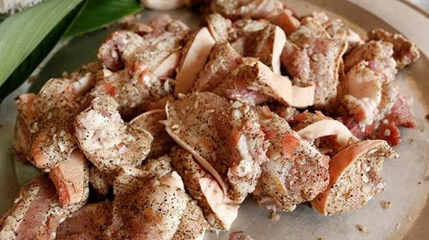 Bí quyết gói bánh chưng dẻo thơm, đậm đà hương vị Tết - Hình 7 Bi quyet goi banh chung deo thom, dam da huong vi Tet-Hinh-7