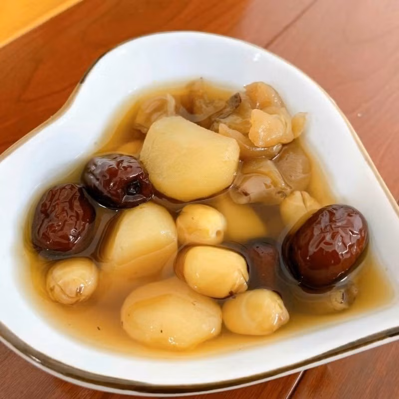 Trong những ngày cơ thể mỏi mệt, nếu được nhâm nhi, hít hà bát chè thơm phưng phức thì ắt hẳn cơn mỏi mệt sẽ tan ngay đấy. Ảnh minh họa