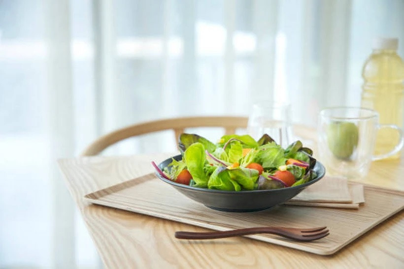 Nên đa dạng nhiều loại rau xanh, củ quả trong bữa ăn mỗi ngày, tránh ăn 1 loại rau trong thời gian dài vì dễ gây thiếu chất, thiếu vitamin và chán ăn. Ảnh minh họa