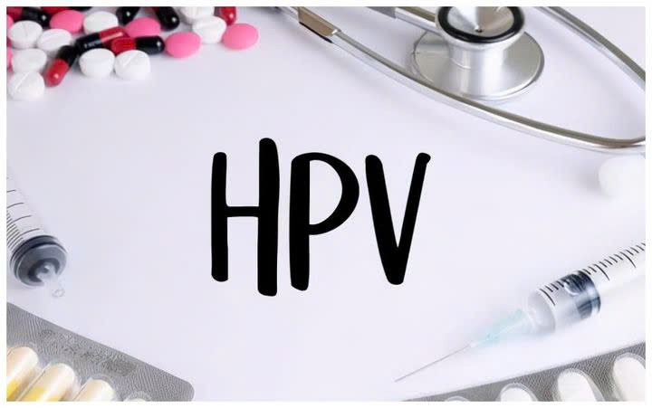 Tuy nhiên việc này không phải lúc nào cũng an toàn, bởi đây là hành vi tạo điều kiện cho vi khuẩn sinh sôi và phát triển mạnh mẽ. Mầm bệnh nhờ vậy sẽ truyền từ người này sang người kia và ngược lại, thông qua đồ vật mà họ dùng chung. Ảnh minh họa