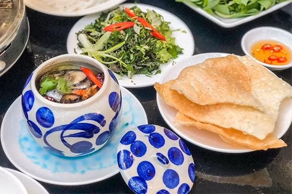  Mắt cá ngừ đại dương: Thoạt nhìn, nhiều người có thể e ngại với hình dáng của món ăn này. Tuy nhiên, đằng sau vẻ ngoài đó là một nguồn dinh dưỡng dồi dào và hương vị thơm ngon khó cưỡng. Ảnh Internet