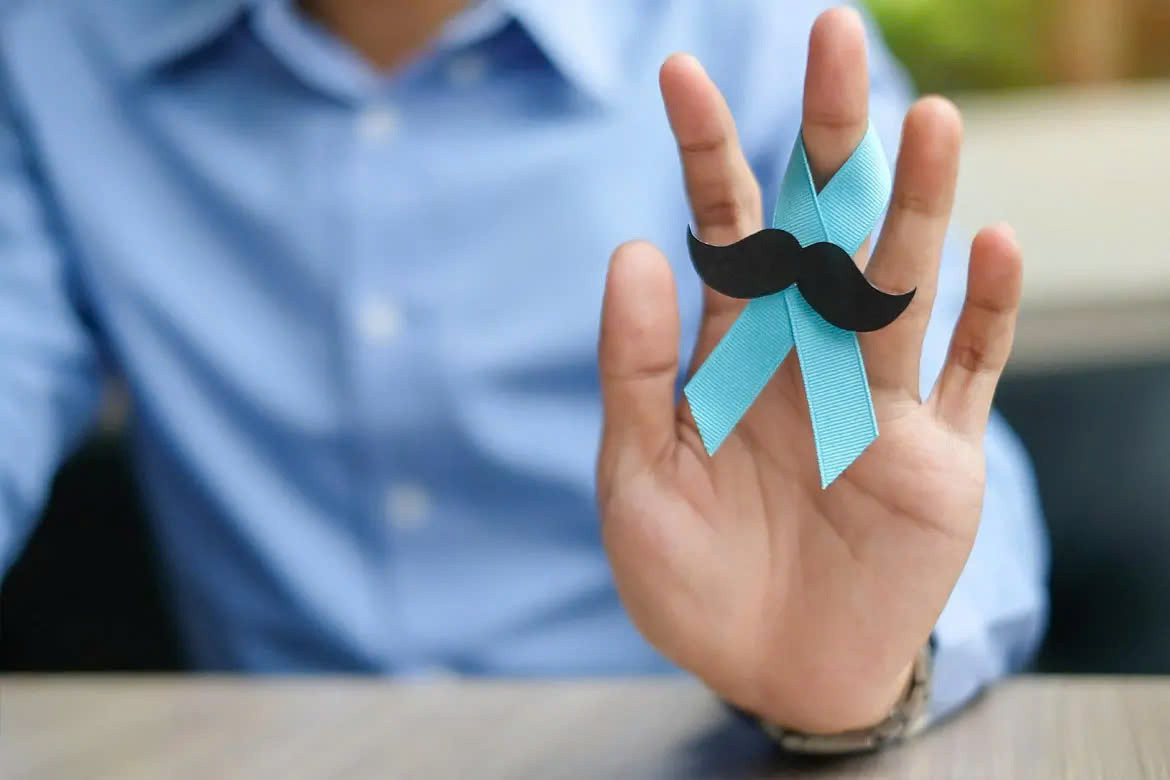 Để bảo vệ tuyến tiền liệt hãy giữ thói quen sinh hoạt lành mạnh, chú ý bỏ thuốc lá, hạn chế rượu bia. Giảm tiêu thụ thức ăn cay và kích thích trong khẩu phần ăn, uống đủ nước. Không nên ngồi lâu, cứ nửa tiếng nên đứng dậy vận động cơ thể. Ảnh minh họa