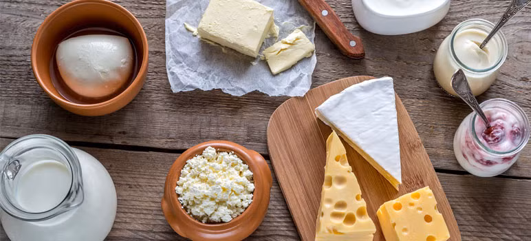  Sữa là một trong những thực phẩm hàng đầu gây khiến khó tiêu, ợ chua. Nguyên nhân là do một số người không có đủ lactase - loại men giữ vai trò “bẻ gãy” đường lactose có trong sữa. Ảnh minh họa