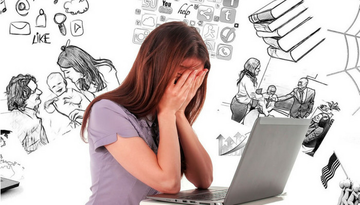  Kiểm soát căng thẳng: Những người bị căng thẳng thường có nồng độ cortisol trong cơ thể cao. Đây là hormone được tiết ra để phản ứng với căng thẳng. Khi mức cortisol duy trì ở mức cao trong thời gian dài, có thể kích thích cảm giác thèm ăn, từ đó làm tăng nguy cơ tăng cân. Để kiểm soát căng thẳng và giảm cân hiệu quả, bạn có thể áp dụng các phương pháp thư giãn như đi bộ, tập thể dục, thiền, yoga, hoặc luyện tập thở sâu. Ảnh minh họa