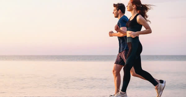 Bên cạnh chế độ ăn uống, bạn hãy tăng cười tập các bài HIIT, Cadio,... giúp loại bỏ nhanh mỡ thừa tự tin đón Tết. Ảnh minh họa