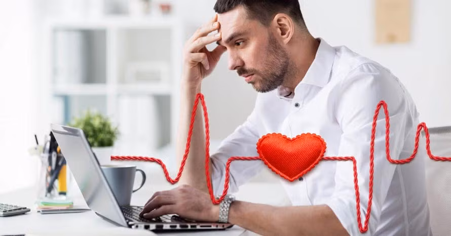  Kiểm soát căng thẳng hiệu quả: Căng thẳng mạn tính kích hoạt giải phóng cortisol, adrenaline, có thể làm tăng huyết áp và nhịp tim. Theo thời gian, điều này làm tăng nguy cơ mắc bệnh tim. Ảnh minh họa