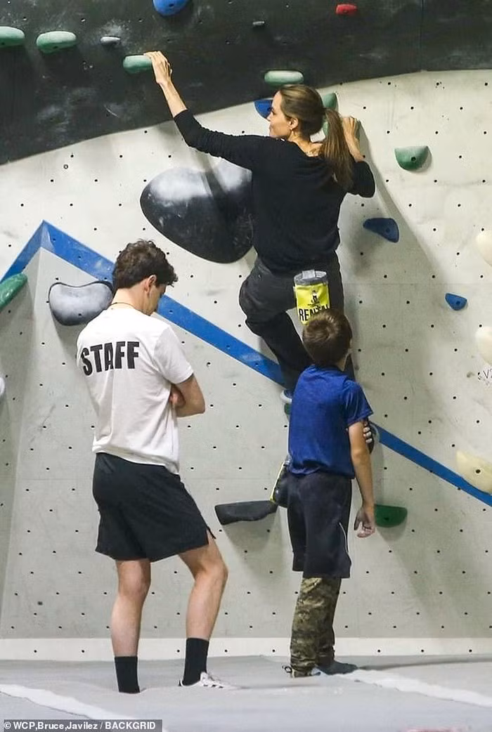 Angelina Jolie cùng các con đã có buổi đi chơi khá thú vị.