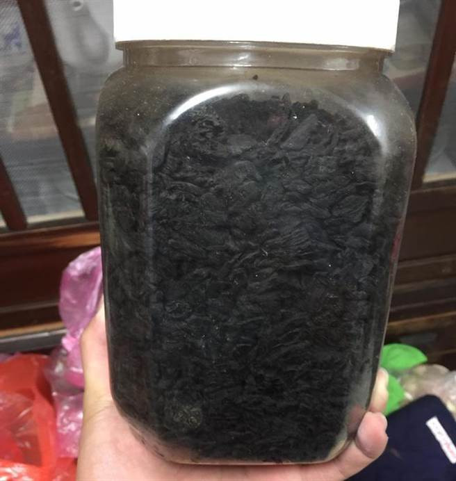 Don do nguoi ba qua co, tim thay hop den bi an, bat ngo...