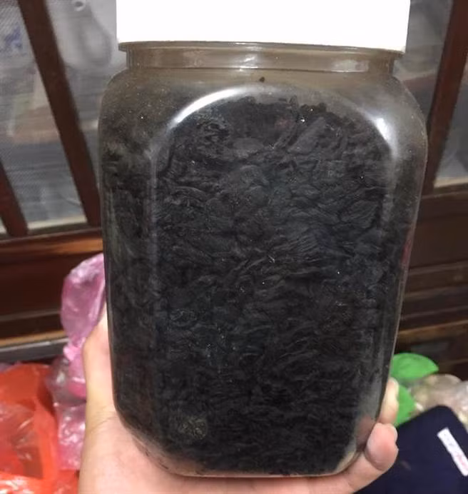 Don do nguoi ba qua co, tim thay hop den bi an, bat ngo...