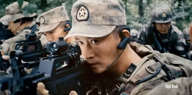 Ngô Kinh là ngôi sao võ thuật vẫn rất thu hút trong Chiến Lang (2015). Tuy nhiên chính bộ phim này khiến anh đối diện với án kiện hàng triệu USD vì phía nguyên đơn kiện nam diễn viên ăn cắp bản quyền. Trong dự án này, Ngô Kinh ngoài vai trò diễn xuất chính còn là nhà sản xuất.