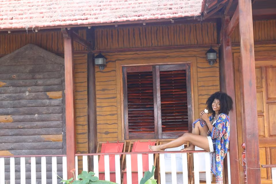  9X gốc Phi tâm sự cô rất vui và bất ngờ khi được nhiều người ủng hộ. Tham gia cuộc thi lần này, cô hy vọng có cơ hội thể hiện bản thân, cũng như học tập, trải nghiệm thêm nhiều điều mới. Phương châm của Huỳnh Tiên là có thể đi chậm hơn nhưng không bao giờ dừng lại.