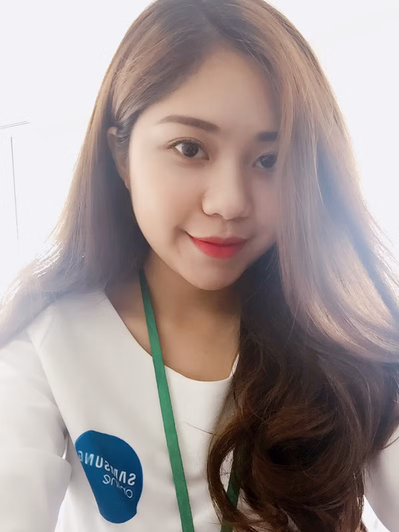 Nu sinh truong bao xinh dep, uoc mo tro thanh BTV truyen hinh