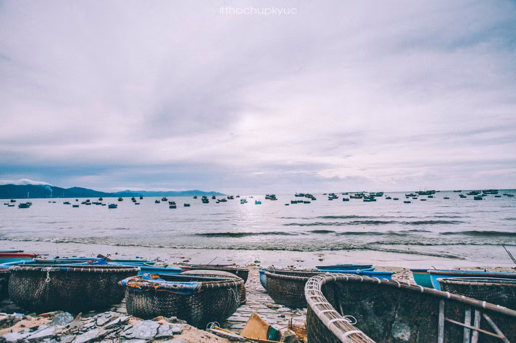 Những chiếc thuyền đón nắng.