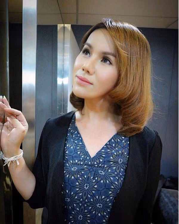 Một gương mặt mới đồng nghĩa với một cuộc sống mới. Và niềm vui lại đến khi Bow tìm được cho mình người bạn đồng hành kém cô 7 tuổi, người đã giúp mỹ nhân chuyển giới lấy lại niềm tin vào tình yêu.