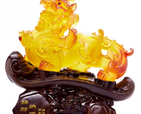  Tỳ Hưu. Tỳ Hưu là một linh vật gắn với sự đại cát và phát tài. Tỳ Hưu có hai loại là Tỳ Hưu Thiên Lộc và Tỳ Hưu Tịch Tà. 