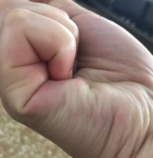 Nắm bàn tay rồi đếm đường chỉ, bao giờ giàu nhìn cái ra ngay - Hình 5 Nam ban tay roi dem duong chi, bao gio giau nhin cai ra ngay-Hinh-5