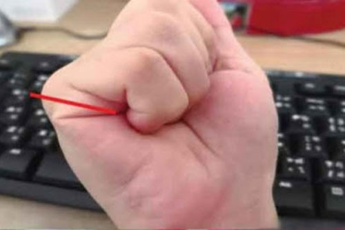 Nắm bàn tay rồi đếm đường chỉ, bao giờ giàu nhìn cái ra ngay - Hình 3 Nam ban tay roi dem duong chi, bao gio giau nhin cai ra ngay-Hinh-3