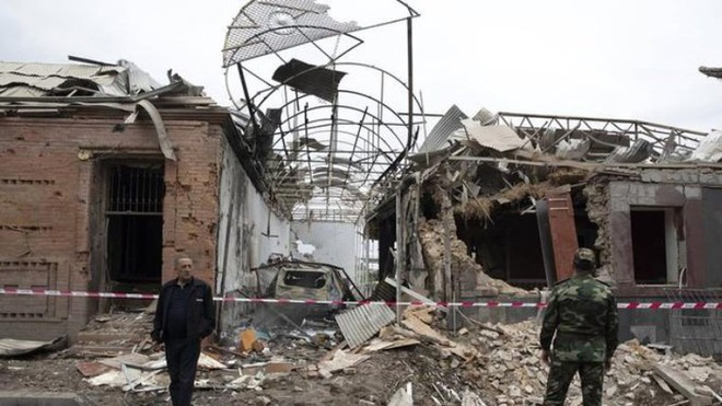 Azerbaijan cao buoc Armenia phong ten lua vao Ganja gay thuong vong lon