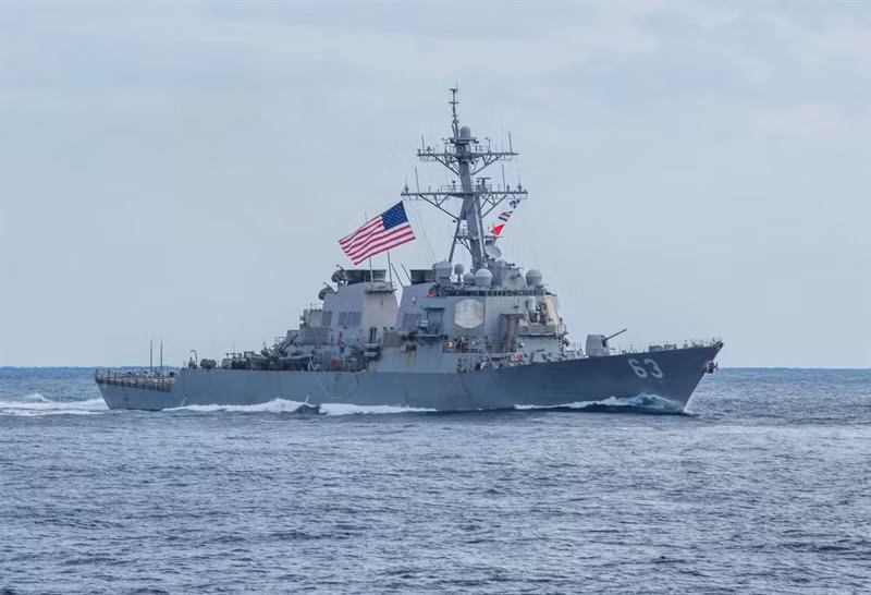 Được phát triển với công nghệ vật liệu gallium-nitride, hệ thống radar AN/SPY-6 mạnh hơn nhiều đài radar AN/SPY-1 trên chiến hạm Mỹ được trang bị hệ thống Aegis hiện nay. Hệ thống radar AN/SPY-6 có thể phát hiện mục tiêu nhỏ ở khoảng cách xa gấp đôi so với mẫu AN/SPY-1D.