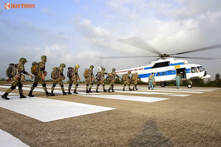 Theo đó với hệ thống mô phỏng kỹ năng nhảy dù, công tác huấn luyện nhảy dù ở các quân binh chủng sẽ diễn ra dễ dàng hơn và không còn mang nặng tính lý thuyết như trước.