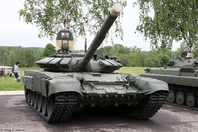 Thông qua việc tham dự Tank Biathlon, Việt Nam sẽ có cơ hội làm quen với các xe tăng T-72B3 hiện đại, biến thể này sở hữu tính năng kỹ chiến thuật rất gần gũi với phiên bản T-90S dành cho xuất khẩu, sẽ là bước chuẩn bị hoàn hảo trước khi đưa T-90S được quân đội ta đưa vào trang bị. Nguồn ảnh: Vitaly-Kuzmin.