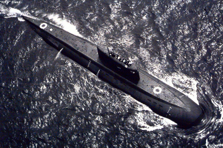 Màn rượt đuổi giữa tàu ngầm Anh và Nga ngoài khơi Syria đã một lần nữa cho thấy sự đối đầu giữa hai cường quốc đang leo thang từ ngoại giao sang cả quân sự, và đây là một tiền lệ nguy hiểm cho sự ổn định trong khu vực Trung Đông nói riêng và cả thế giới nói chung. Nguồn ảnh: Haze Gray.