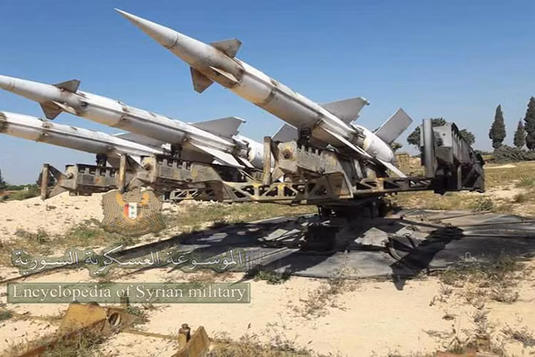 Bên cạnh đó các tên lửa hành trình được Mỹ, Anh và Pháp sử dụng trong đợt không kích lần này đều nằm trong khả năng đánh chặn của phòng không Syria, không cần tới tổ hợp phòng không tầm xa như S-200 thì các tổ hợp Buk M2E, S-125 và Pantsir-S1 vẫn có thể đánh chặn được các tên lửa này. Nguồn ảnh: Encyclopedia of Syrian.