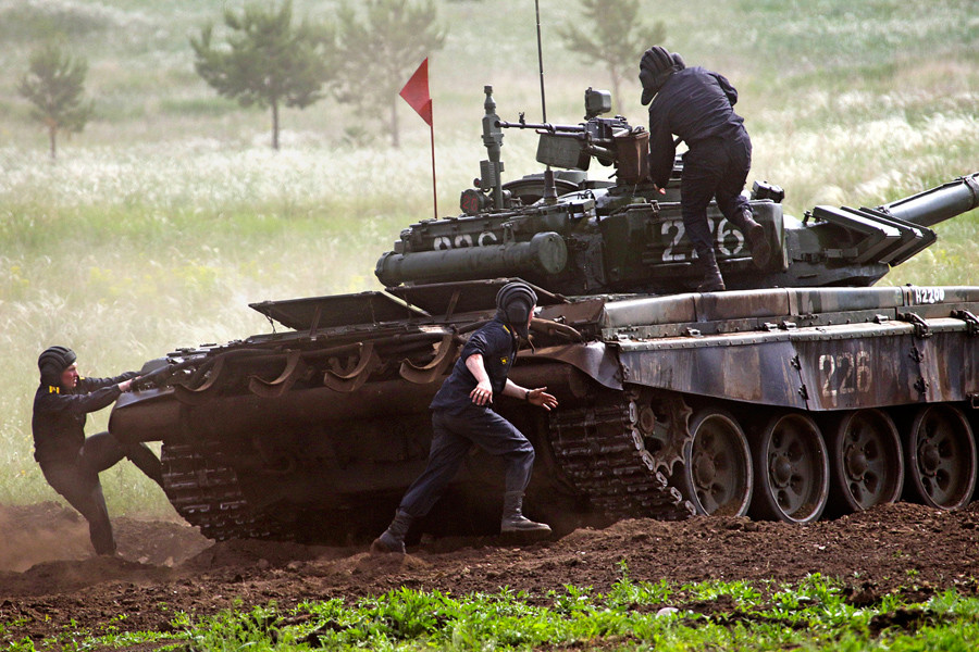 Trải qua hơn 4 năm phát triển, Tank Biathlon là giải đua xe tăng lớn nhất thế giới hiện nay và lần gần đây nhất có tới 12 quốc gia tham gia tranh tài. Hiện tại Nga vẫn là quốc gia nắm số lần vô địch Tank Biathlon nhiều nhất với tổng cộng 4 lần từ 2014-2017. Nguồn ảnh: Army Games.