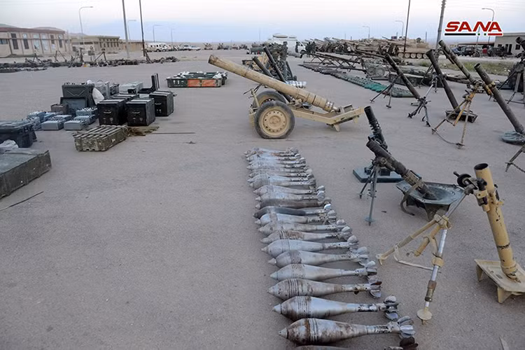 Cũng theo South Front những chiếc xe tăng này bao gồm T-55, T-62 và T-72, hầu hết số xe tăng này bị Jaysh al-Islam chiếm được trong các vụ tấn công vào một lữ đoàn thiết giáp của Vệ binh Cộng hòa Syria trong các năm 2013 và 2014. Ảnh: SANA.