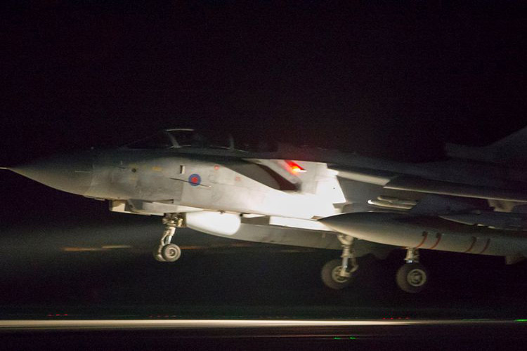 Thắng lợi của phòng không Syria bên cạnh các tổ hợp tên lửa phòng không còn có sự giúp sức của người Nga đó là điều chắc chắn đã diễn ra trong đêm 14/4 kể cả khi họ không trực tiếp tham chiến. Mặt khác Mỹ và đồng minh có quá ít sự lựa chọn và họ phải triển khai hầu hết các tên lửa theo cùng một hướng từ Địa Trung Hải. Nguồn ảnh: Sky News.