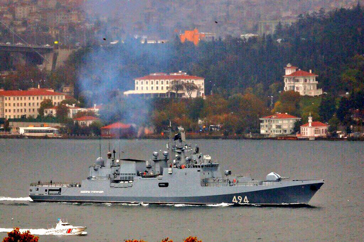 Tuy vậy, lớp tàu chiến mạnh nhất của Nga tại căn cứ Tartus lại là tàu hộ vệ tên lửa lớp Đô đốc Grigorovich, đây cũng là một trong những tàu chiến mạnh nhất của Hạm đội Biển Đen hiện tại. Nguồn ảnh: liveuamap‏.