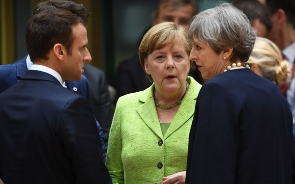 Thủ tướng Anh Theresa May, Tổng thống Pháp Emmanuel Macron và Thủ tướng Đức Angela Merkel. (Nguồn: financialtribune.com) Thủ tướng Anh Theresa May, Tổng thống Pháp Emmanuel Macron và Thủ tướng Đức Angela Merkel. (Nguồn: financialtribune.com)
