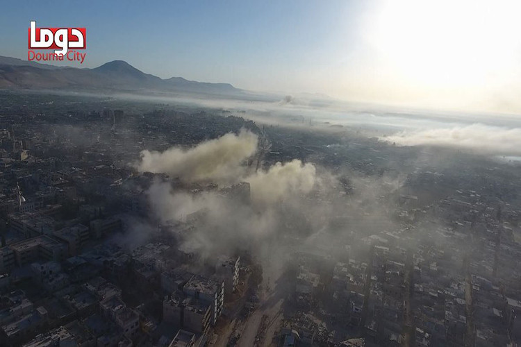 Ngay lập tức Không quân Nga và Syria đã thực hiện một loạt các đợt không kích vào chiến tuyến của Jaysh al-Islam nằm ở ngoại vi Douma, đồng thời cũng tuyên bố không còn chỗ cho giải pháp hòa giải ở Douma. Ảnh: markito0171.