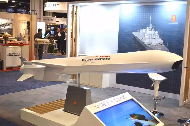 NSM được đánh giá là loại tên lửa chống hạm ưu việt. Kongsberg Gruppen trong quá trình phát triển NSM đã dành ra hơn 10 năm để khắc phục hết các nhược điểm còn tồn tại trên mẫu tên lửa chống hạm trước đó của công ty này cũng như một số mẫu tên lửa chống hạm phổ biến trên thế giới. Nguồn ảnh: Military Technology.