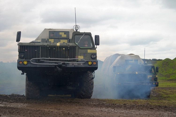 Dù không được đánh giá cao nhưng theo nhận định của các chuyên gia quân sự, S-300 của Ukraine vẫn là một hệ thống tên lửa phòng không di động mạnh, tiềm tàng khả năng nâng cấp sử dụng đạn tên lửa có tầm phóng xa hơn, còn phát huy được vai trò trong chiến tranh hiện đại. Nguồn ảnh: informer.od.ua.