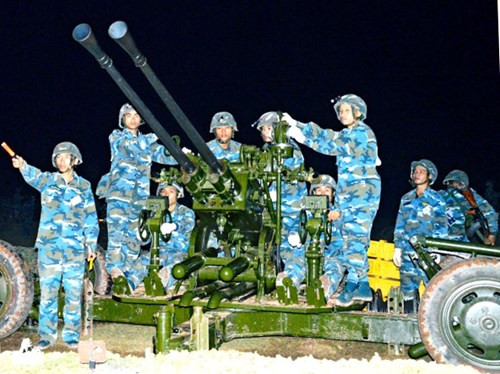 Huấn luyện đêm sẵn sàng chiến đấu trong mọi tình huống.